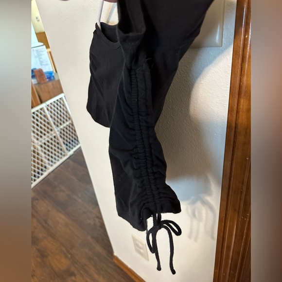 Hollister Black Ruched Baby Tee size S - Picture 4 of 5